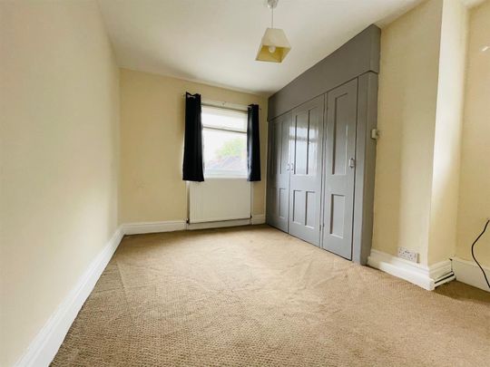 3 Bed House - Terraced - Photo 1