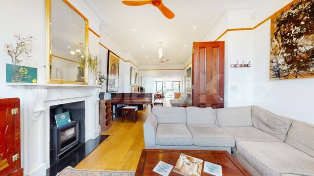 Impressive Six Bedroom House with Four Bathrooms - Photo 1