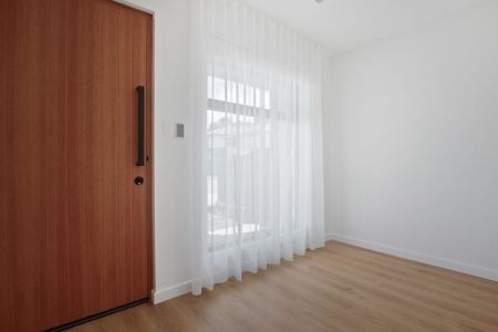 Modern, Fresh & Full of Style Three Bedroom Home! - Photo 2