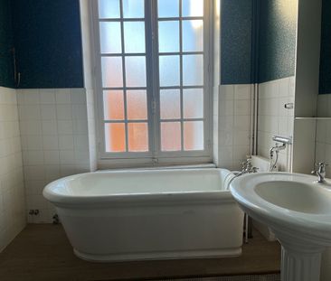 Location Maison 6 pièces 211m² - Photo 6