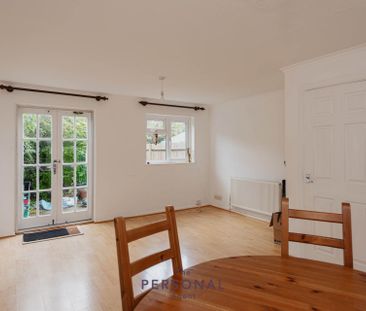 Middle Lane, Epsom - Photo 1