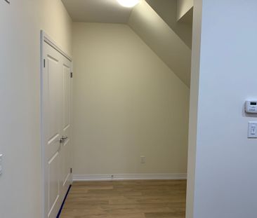 For Lease - 2635 William Jackson Drive Unit# 308, Pickering, Ontario - Photo 4