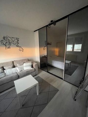 Location Appartement 2 pièces 33m² DECINES CHARPIEU 69150 - Photo 3