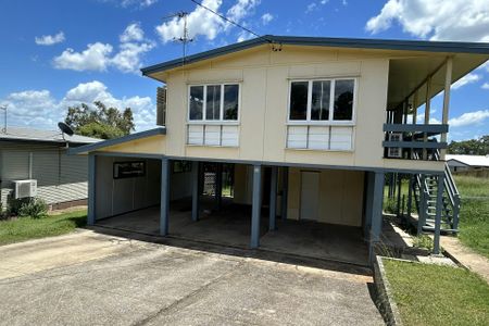 ENJOY THE NATURAL LIGHT, FUNCTIONAL LAYOUT AND HIGH SET HOME THAT IS AVIALABLE FOR RENT NOW! - Photo 3