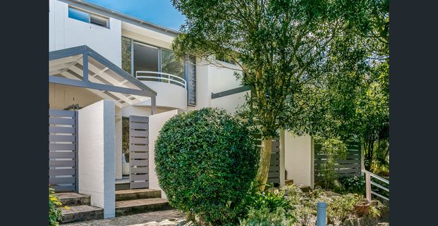 DY008 - Clyde Road - Dee Why Townhouse - Photo 1