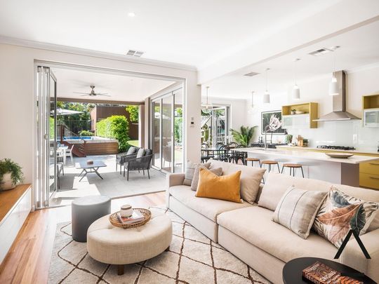 Generous space for a growing family - Photo 1