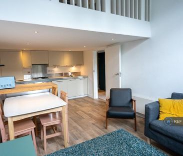 2 bedroom maisonette to rent - Photo 2