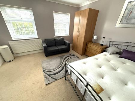 Studio to rent - Photo 2