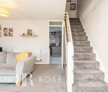 3 bedroom semi-detached house to rent - Photo 4