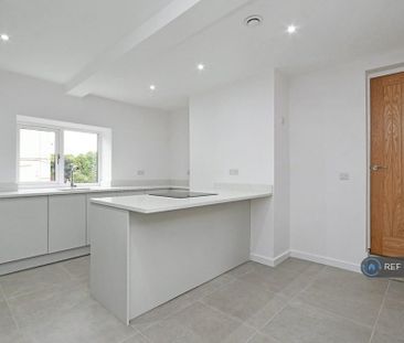 4 bedroom detached house to rent - Photo 4