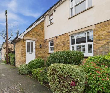 2 bedroom maisonette to rent - Photo 2