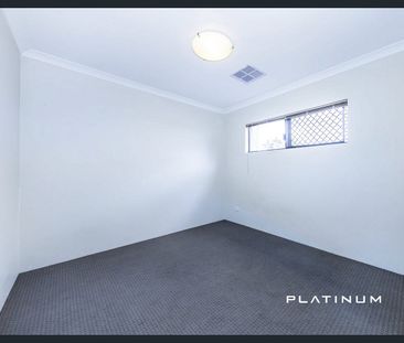 Beautifully Presented Family Home in a Peaceful Location - Photo 5