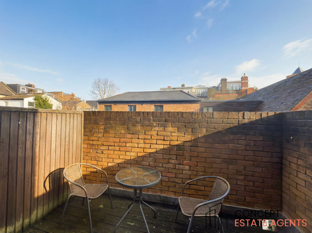 1 bedroom apartment to rent - Photo 2