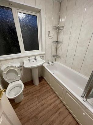 Queens Crescent, Glengormley, BT36 5HY - Photo 1