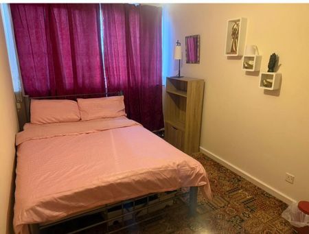 1 bedroom in a house share to rent - Photo 2