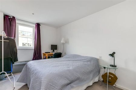 1 bedroom flat in 56 Wharf Road - Photo 5