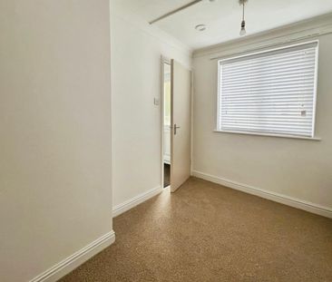 2 bedroom Flat To Let - Photo 6