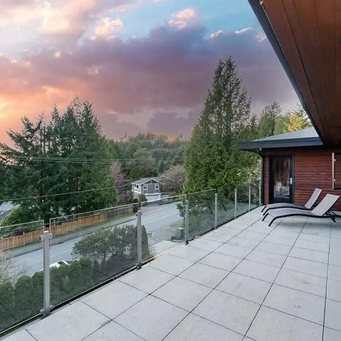 4742 Caulfeild Drive apartment — West Vancouver, BC (4-Bedroom) - 4 Bedroom - Photo 1