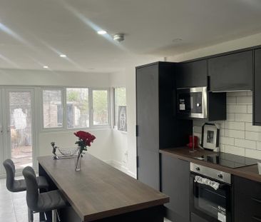 5 bedroom terraced house to rent - Photo 1