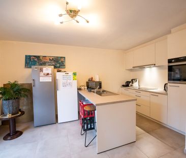 Instapklaar lichtrijk appartement met 2 slaapkamer, garagebox en zé... - Foto 3