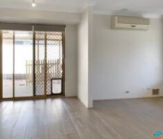 Cute and Cosy Home - Photo 2