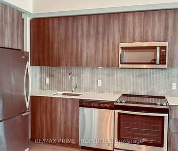 Parklawn Rd/Lakeshore Blvd.W Waterfront Views 1Bdrm Upgraded Kitchen - Photo 2