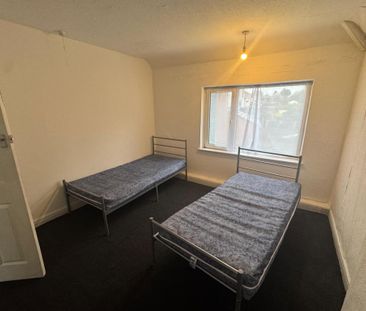 37 BEECH ROAD WV10 6TR - Photo 4