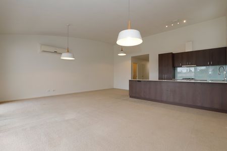 18/2 Saltriver Place, Footscray VIC 3011 - Photo 2