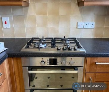 2 bedroom flat to rent - Photo 4