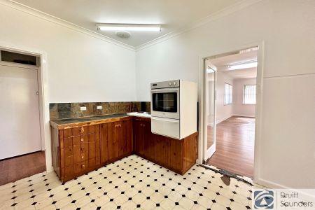 Large Character Home in an Exceptional Location HOME OPEN SATURDAY 3RD JANUARY 2026 @ 9:00AM SHARP! - Photo 5