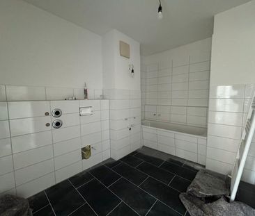 Frisch sanierte 2-Zimmer-Wohnung mit Wintergarten, Tiefgarage und A... - Photo 5