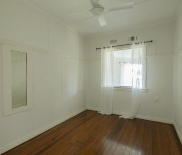 Perfectly positioned 3 bedroom home - Walk to Schools & Hospital - Photo 4