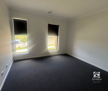 BRAND NEW FAMILY HOME! - Photo 6