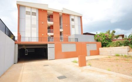 TOP FLOOR 1x1 - Ocean View + Fully Furnished Unit! - Photo 2