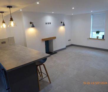 2 bedroom terraced house to rent - Photo 1