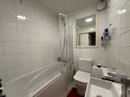 Room in a Shared Flat, Holliday Square, SW11 - Photo 5
