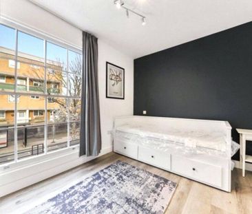 Terraced house to rent - Photo 2