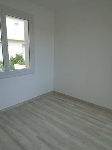 Location Appartement 4 pièces 118m² BEZIERS 34500 - Photo 3