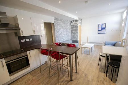 6 bedroom house to rent - Photo 2