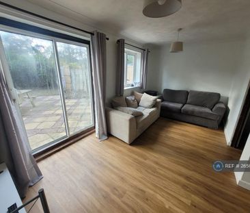 1 bedroom in a house share to rent - Photo 2