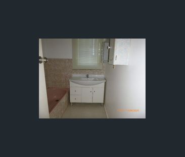 COSY 3 BEDROOM HOME IN SPRINGVALE SOUTH - Photo 4