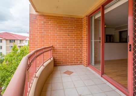 Two Bedroom Apartment with Parking - Photo 3