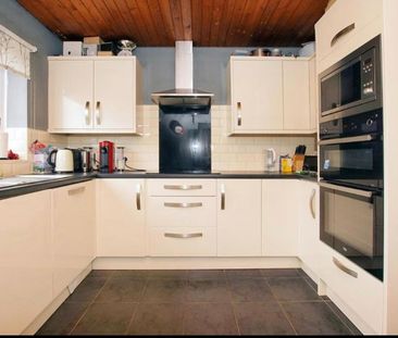 4 Bed Semi-Detached House, Wades Road, BS34 - Photo 4