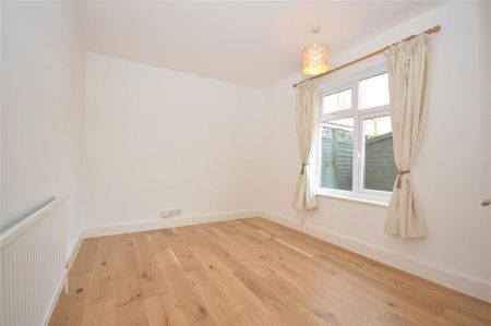 2 bedroom maisonette to rent - Photo 4