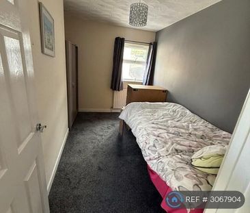 2 bedroom end of terrace house to rent - Photo 4