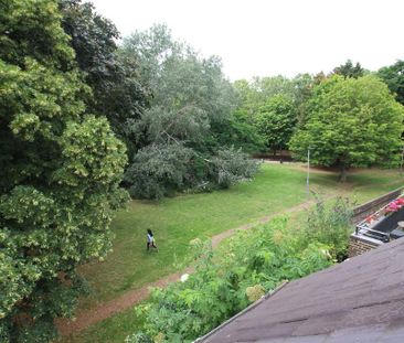5 bedroom end of terrace house to rent - Photo 2