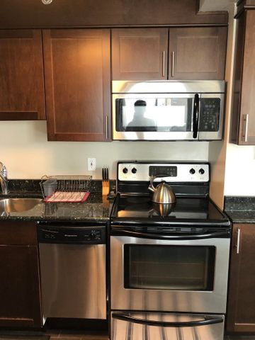 2 Bedroom Condo Downtown - Photo 4