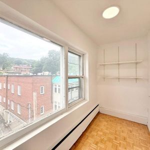 1 CH - 1 SDB - Westmount - $1,600 /mo - Photo 2