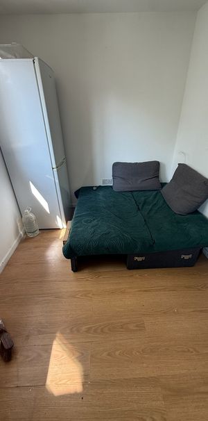 Studio Flat, Watford Way, NW4 - Photo 1