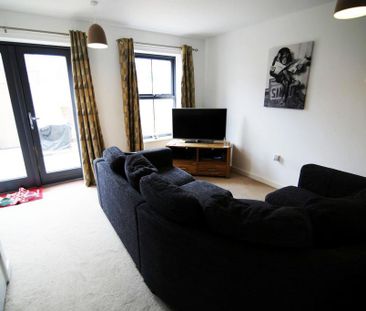 2 bedroom terraced house to rent - Photo 1
